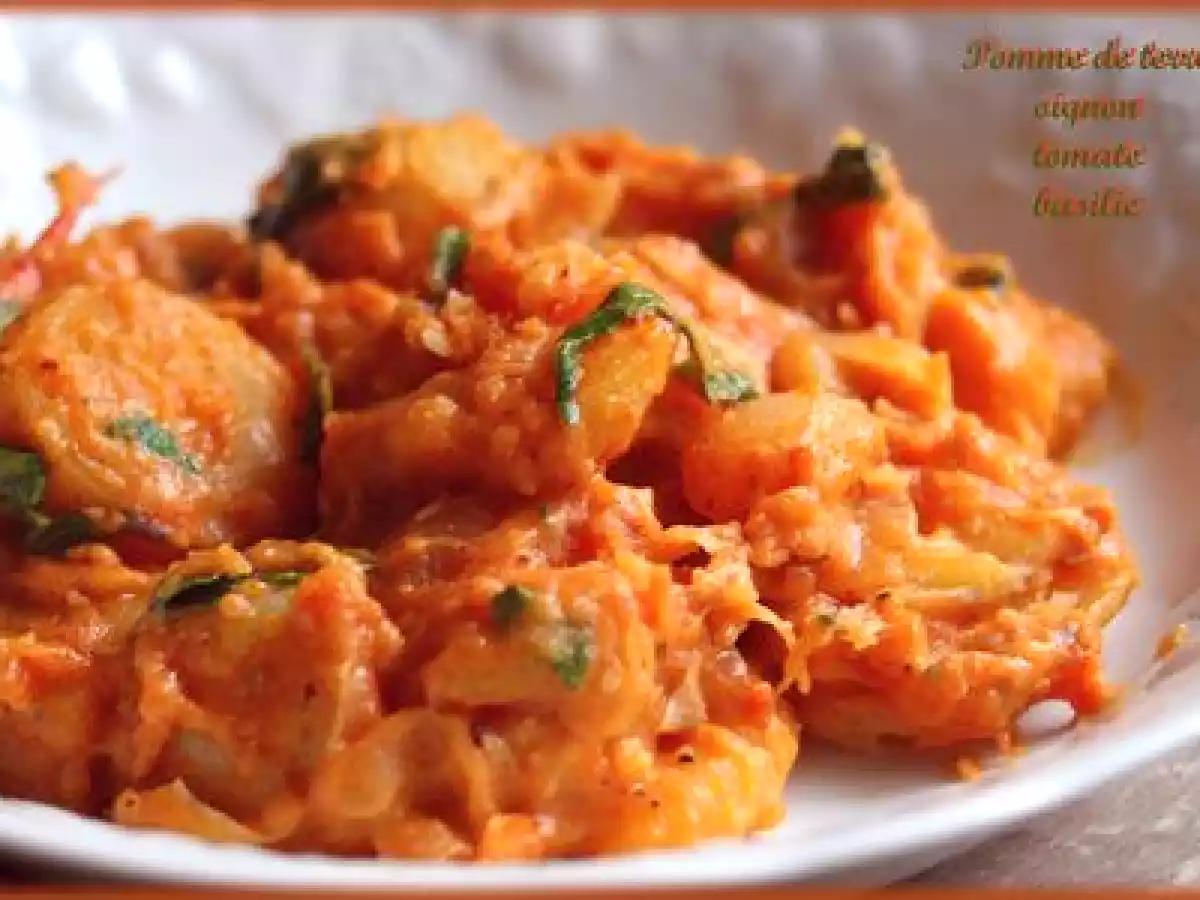 Poêlée fondante de pommes de terre, tomates, oignon et basilic frais. - photo 2