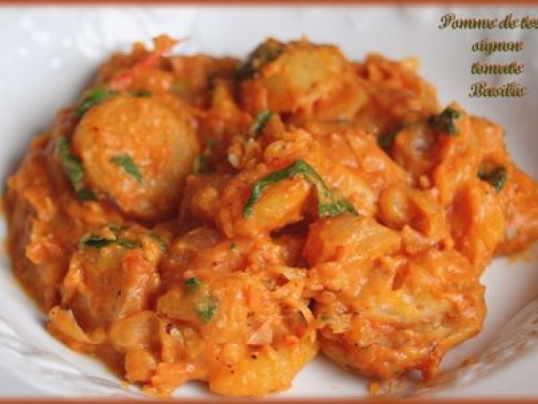 Poelee Fondante De Pommes De Terre Tomates Oignon Et Basilic
