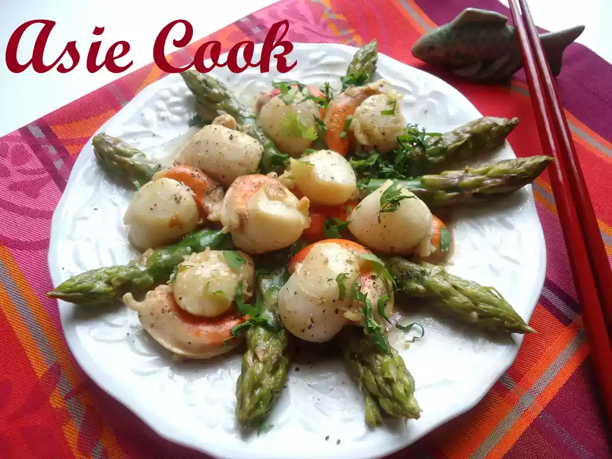 Pointes d'asperges et noix de St-Jacques en sauce thaï