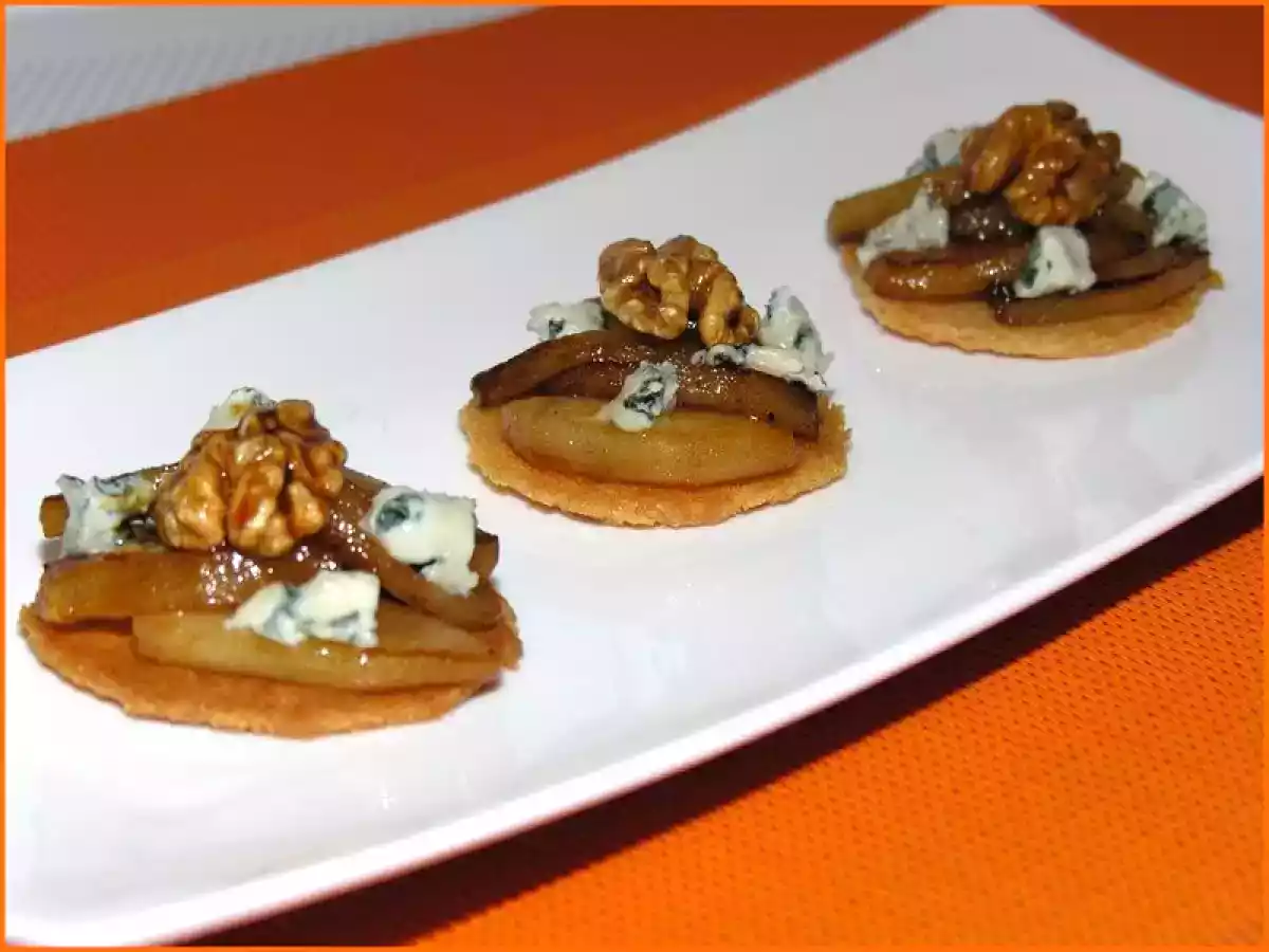 Poire Caramélisée au Porto et Roquefort aux Noix