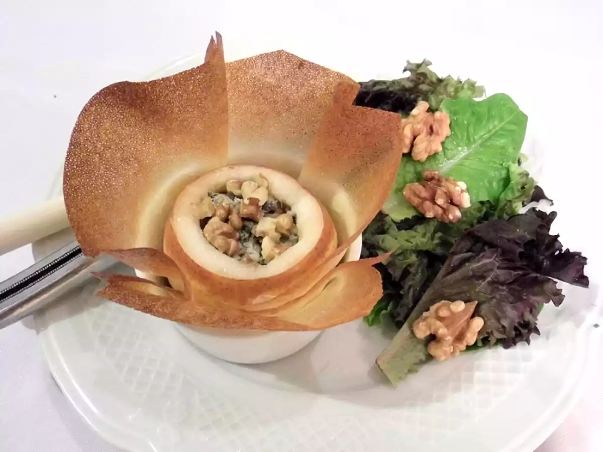 Poire farcie croustillante au roquefort et aux noix - photo 2