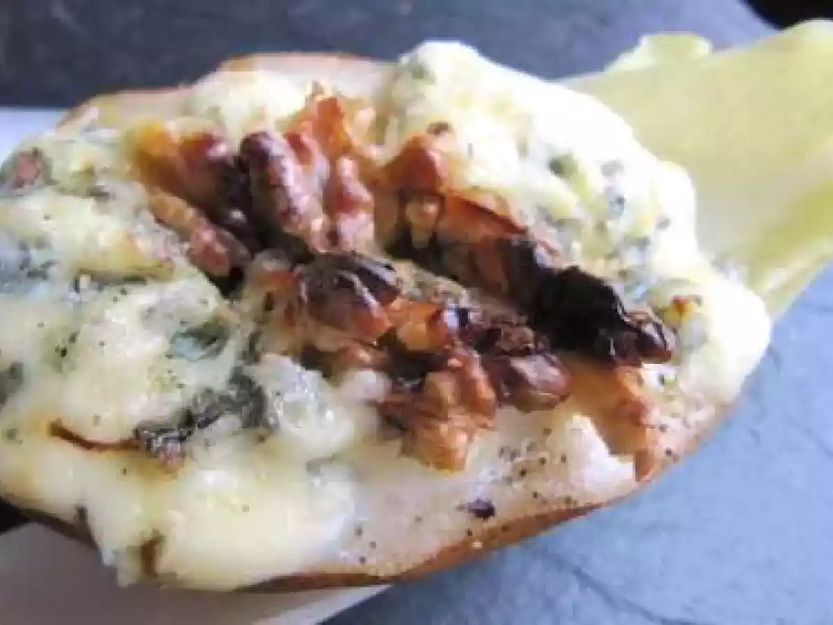 POIRE GRATINEE AU BLEU DES CAUSSES ET NOIX