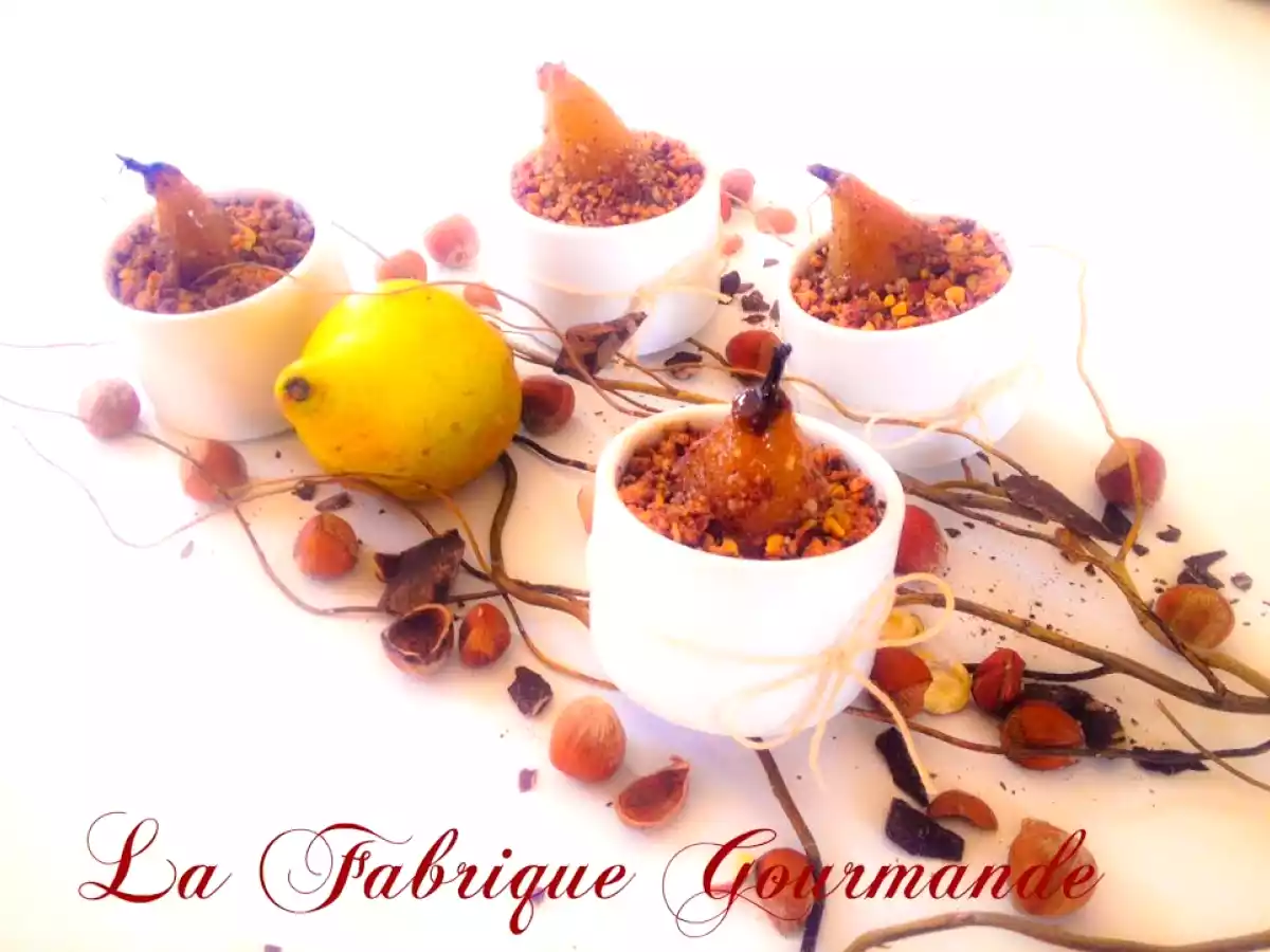 Poire pochée Crumble au chocolat et noisettes