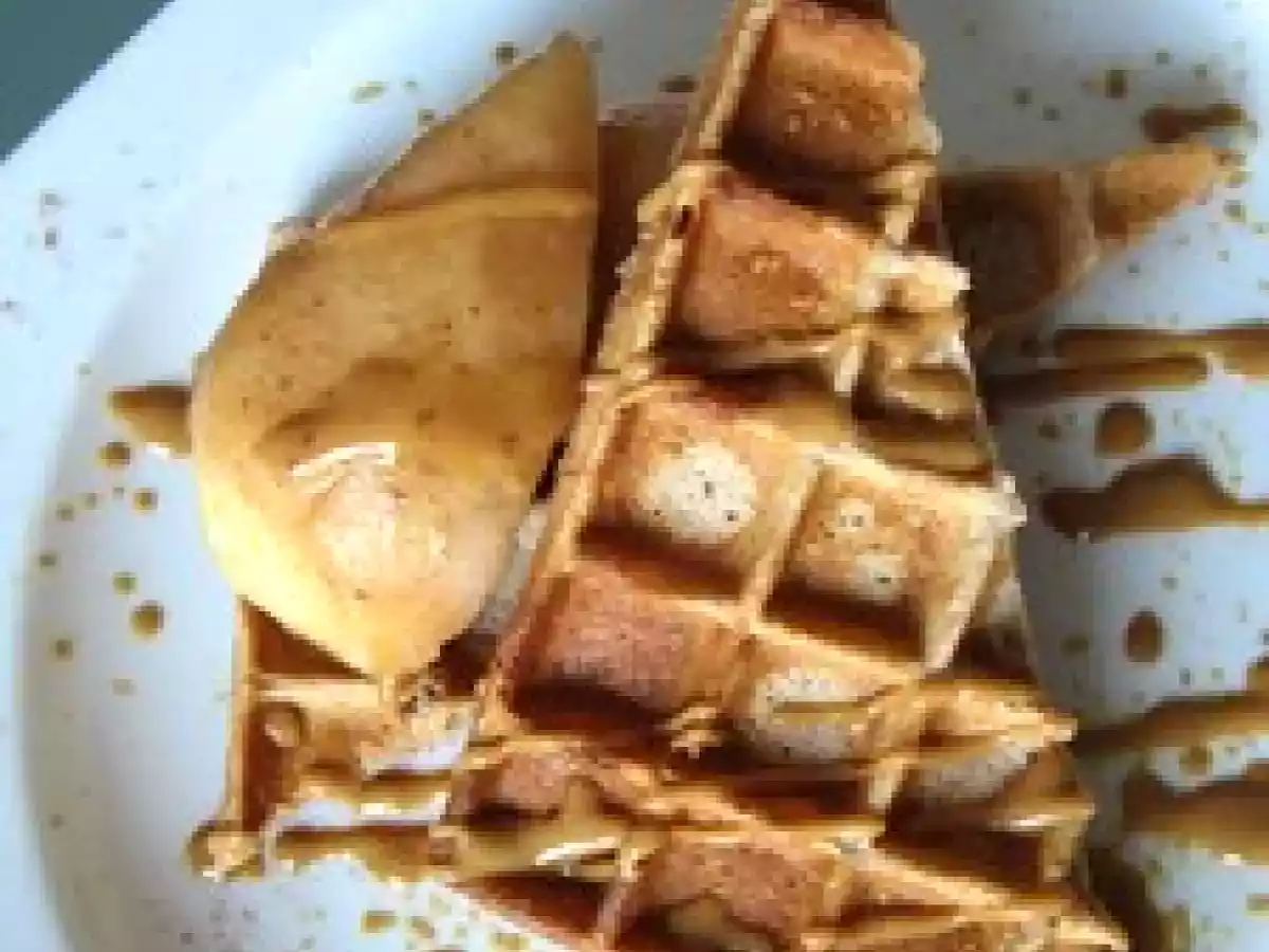 Poire vedette : Gaufre à la farine de châtaigne, poire aux épices .. - photo 2