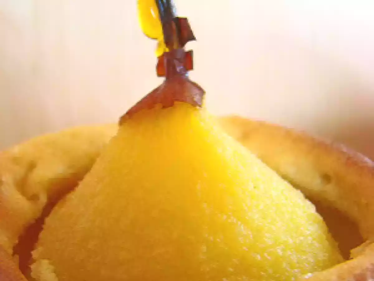 Poires pochees aux epices dans un gateau et encore une histoire de caramel...