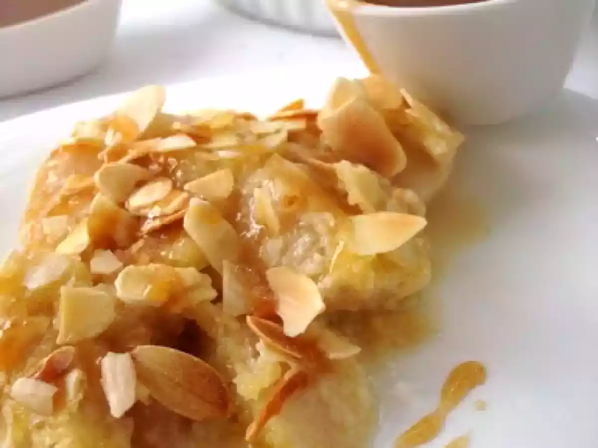 POIRES RÔTIES AUX AMANDES, SAUCE CARAMEL AU BEURRE VANILLÉ - photo 2