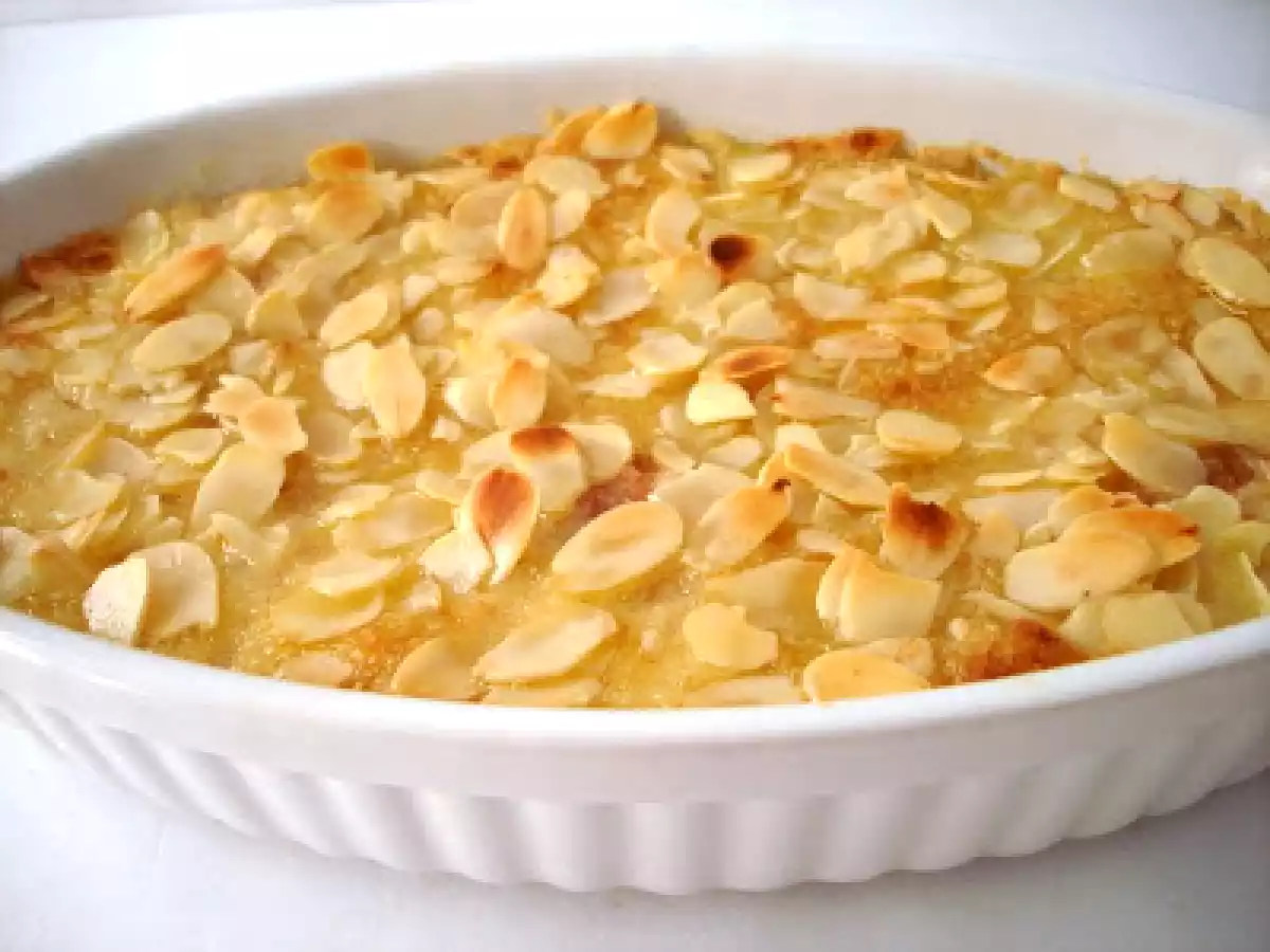 POIRES RÔTIES AUX AMANDES, SAUCE CARAMEL AU BEURRE VANILLÉ