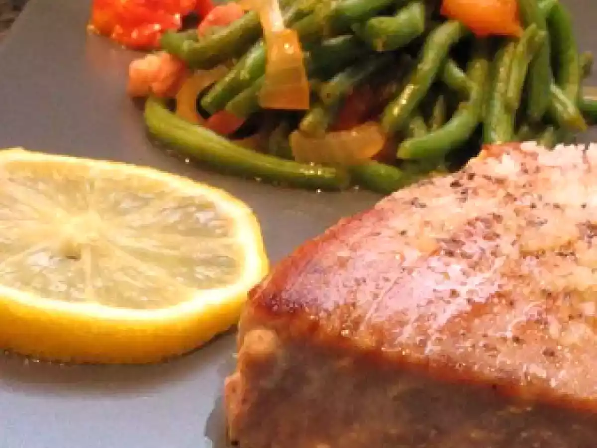 Poisson grillé et haricots verts à la tomate - photo 2