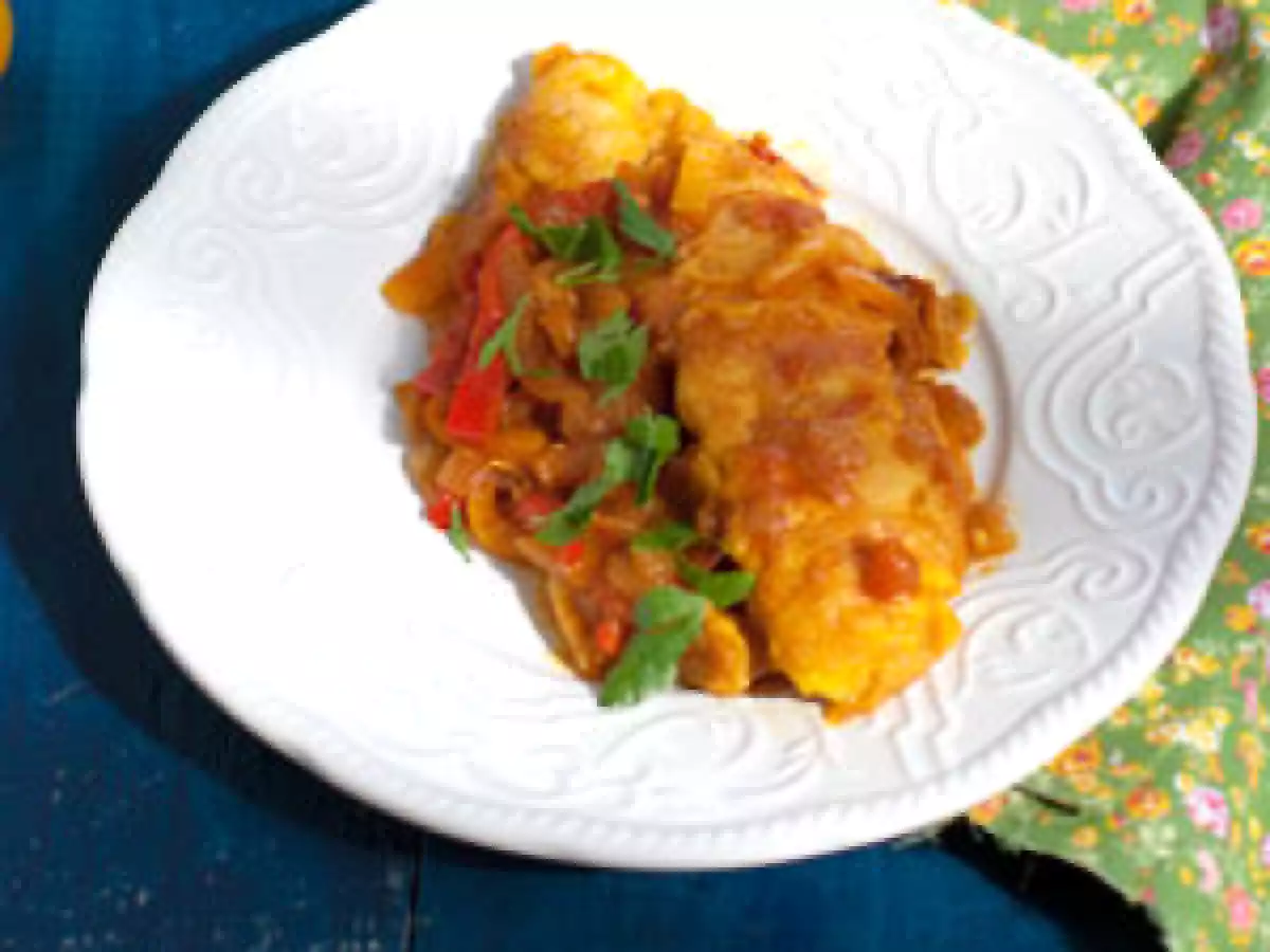 Poisson mariné aux poivrons et tomates