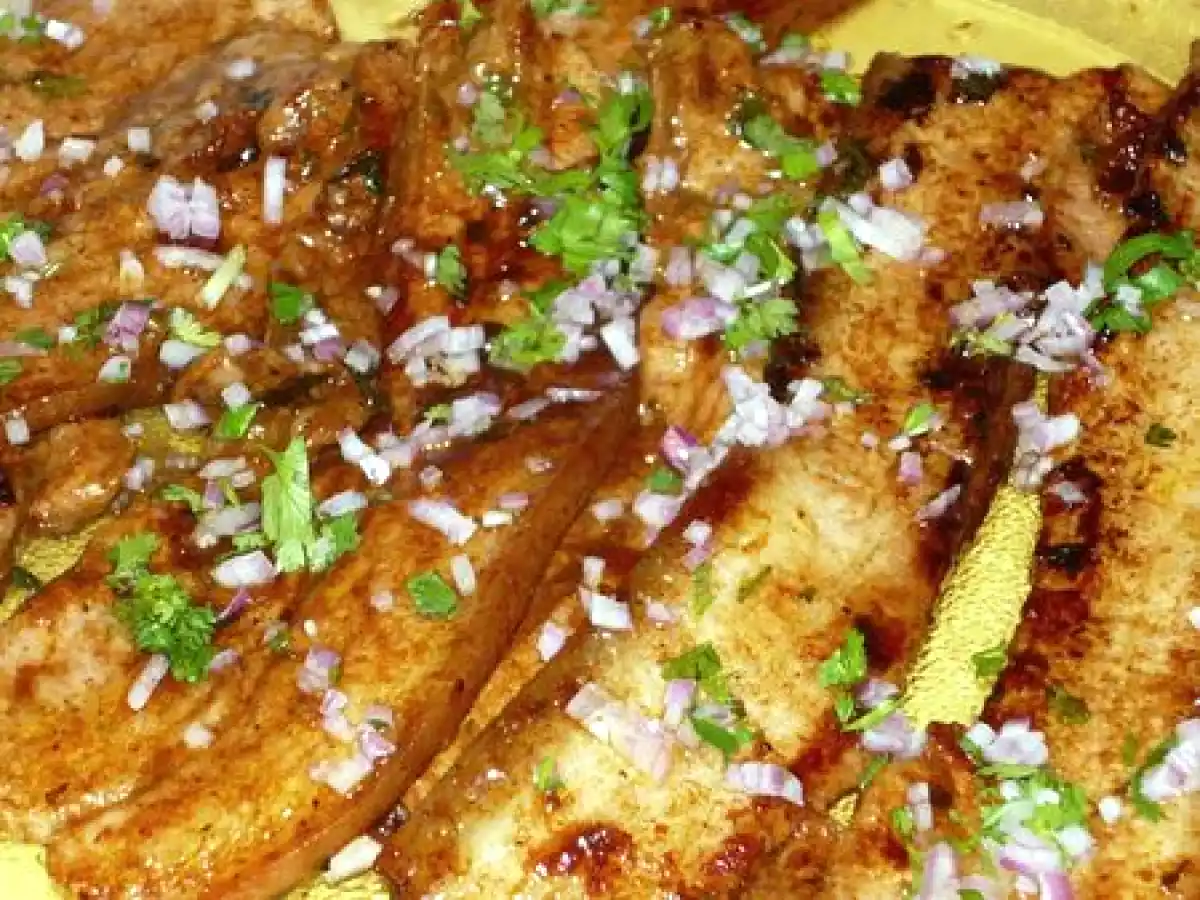 Poitrine de porc à la sauce haricots noirs et coriandre