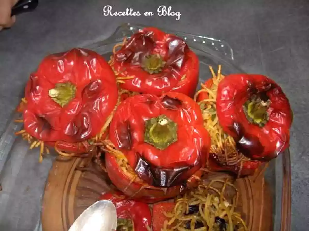 POIVRONS ROUGES FARCIS AUX SPAGHETTIS - photo 2