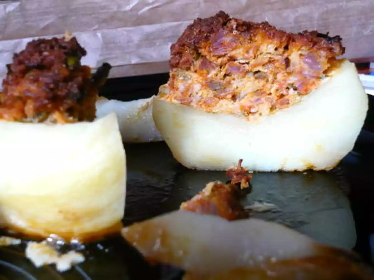 Pommes de terre et artichauts farcis au picadillo asturien