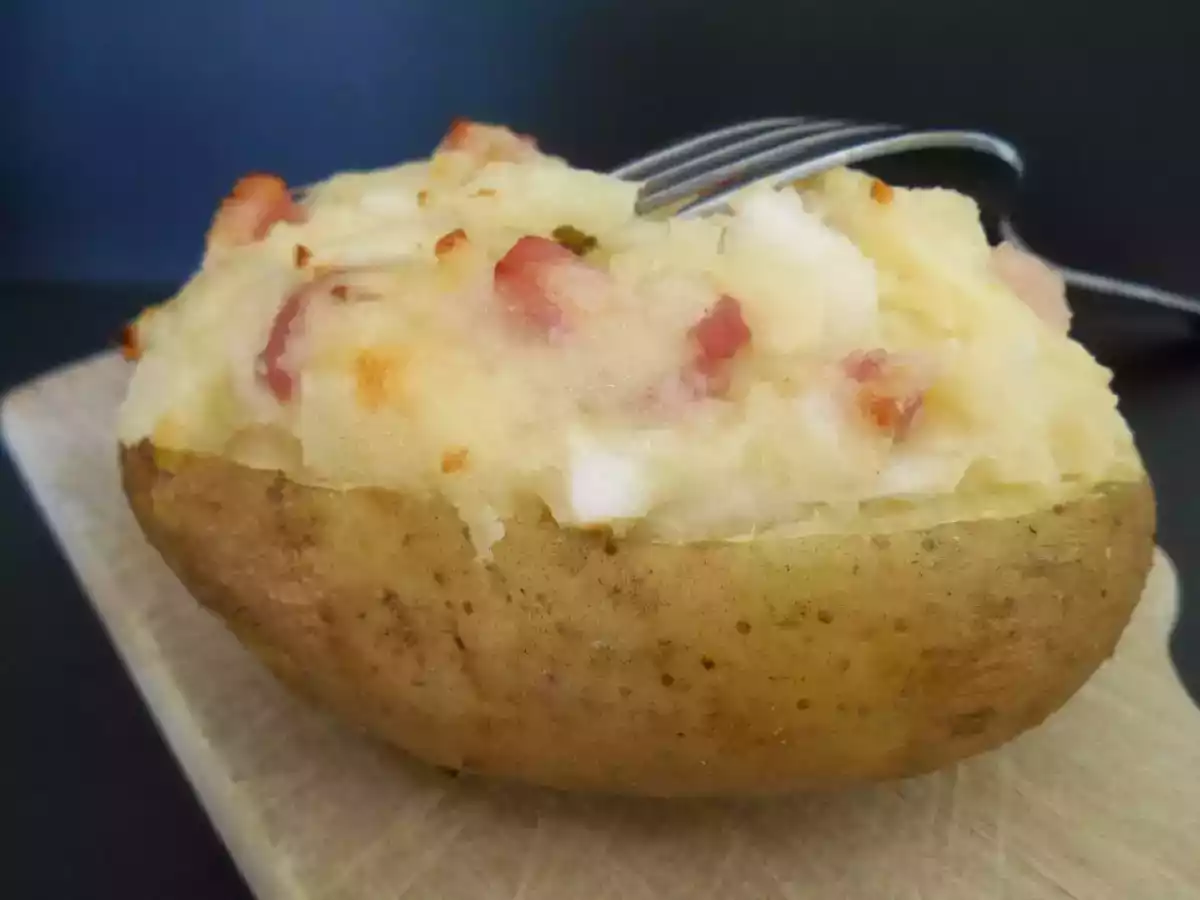 POMMES DE TERRE FARCIES AUX LARDONS & FROMAGE - photo 2