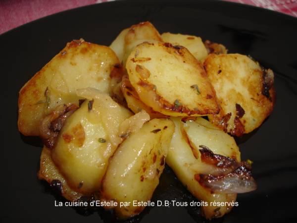 Pommes de terre sautées à l'oignon et au thym