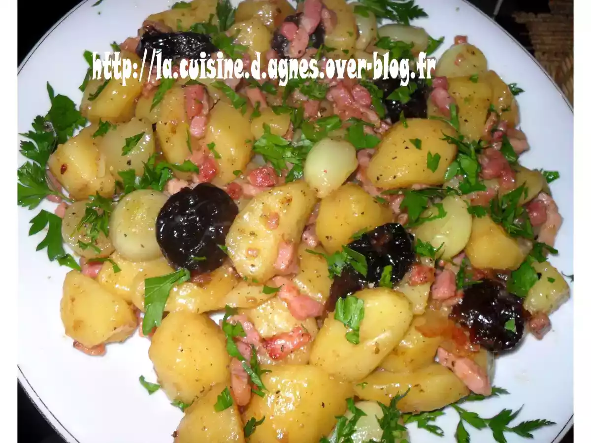 Pommes de terre sautées aux lardons et aux pruneaux