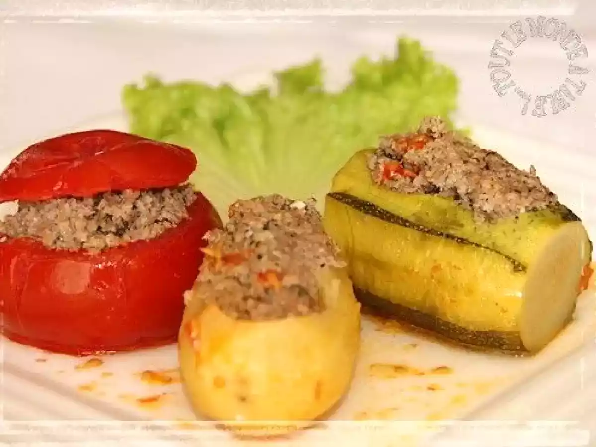 Pommes de terre, tomates et courgettes farcies en cocotte