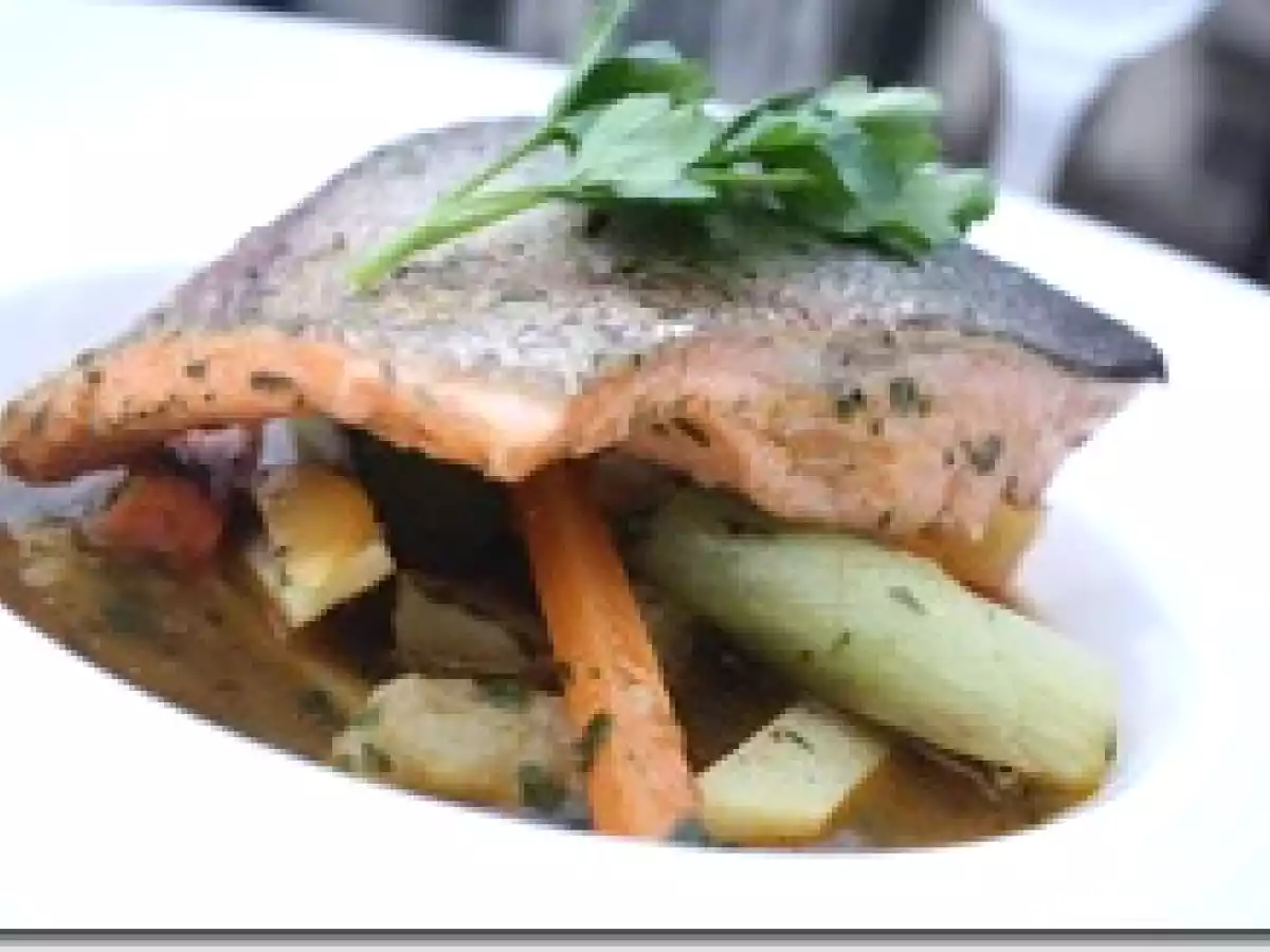 Pot au Feu de Truite Saumonée au Bouillon Epicé