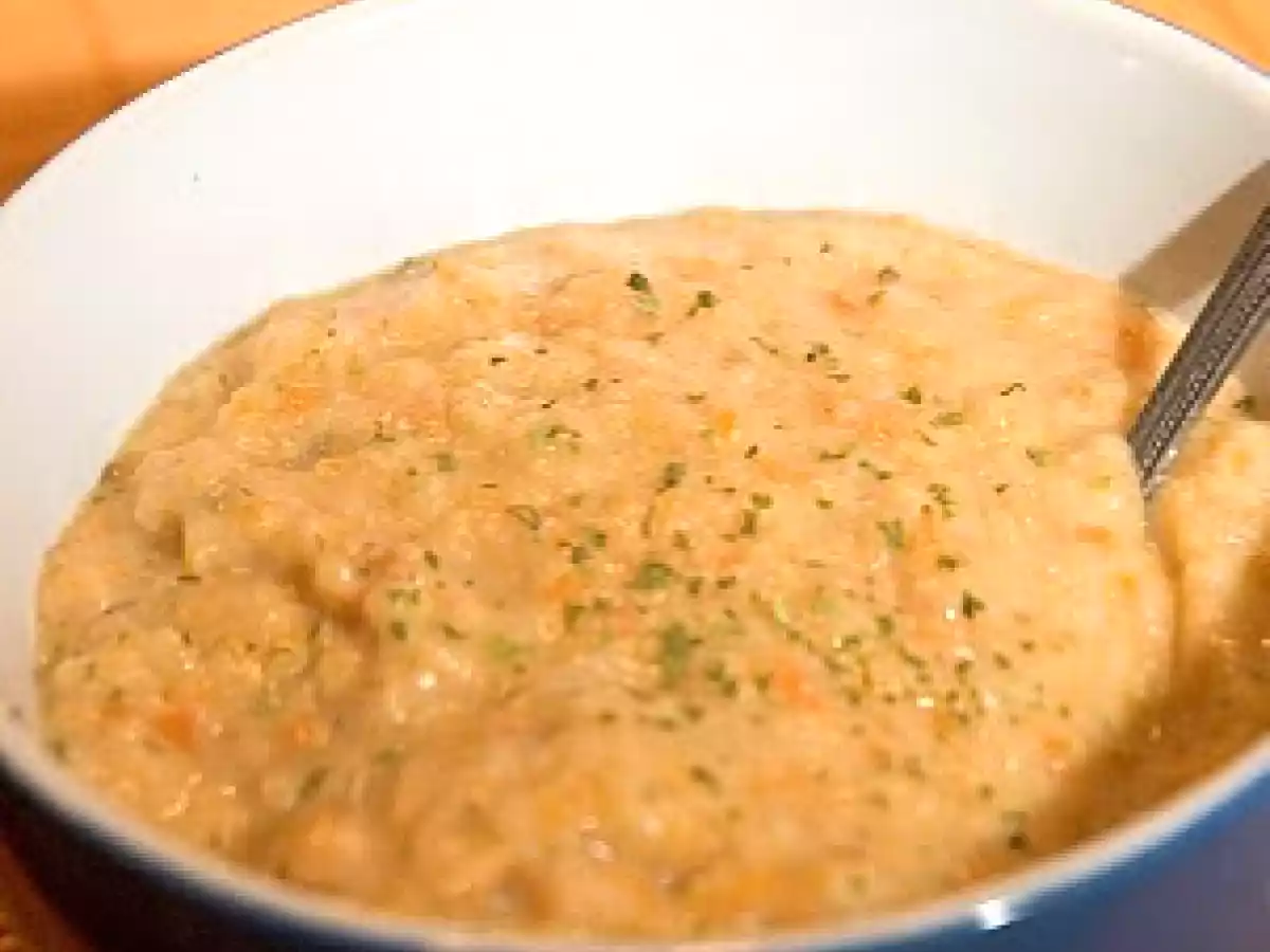 Potage au chou-fleur, carottes et cheddar fort
