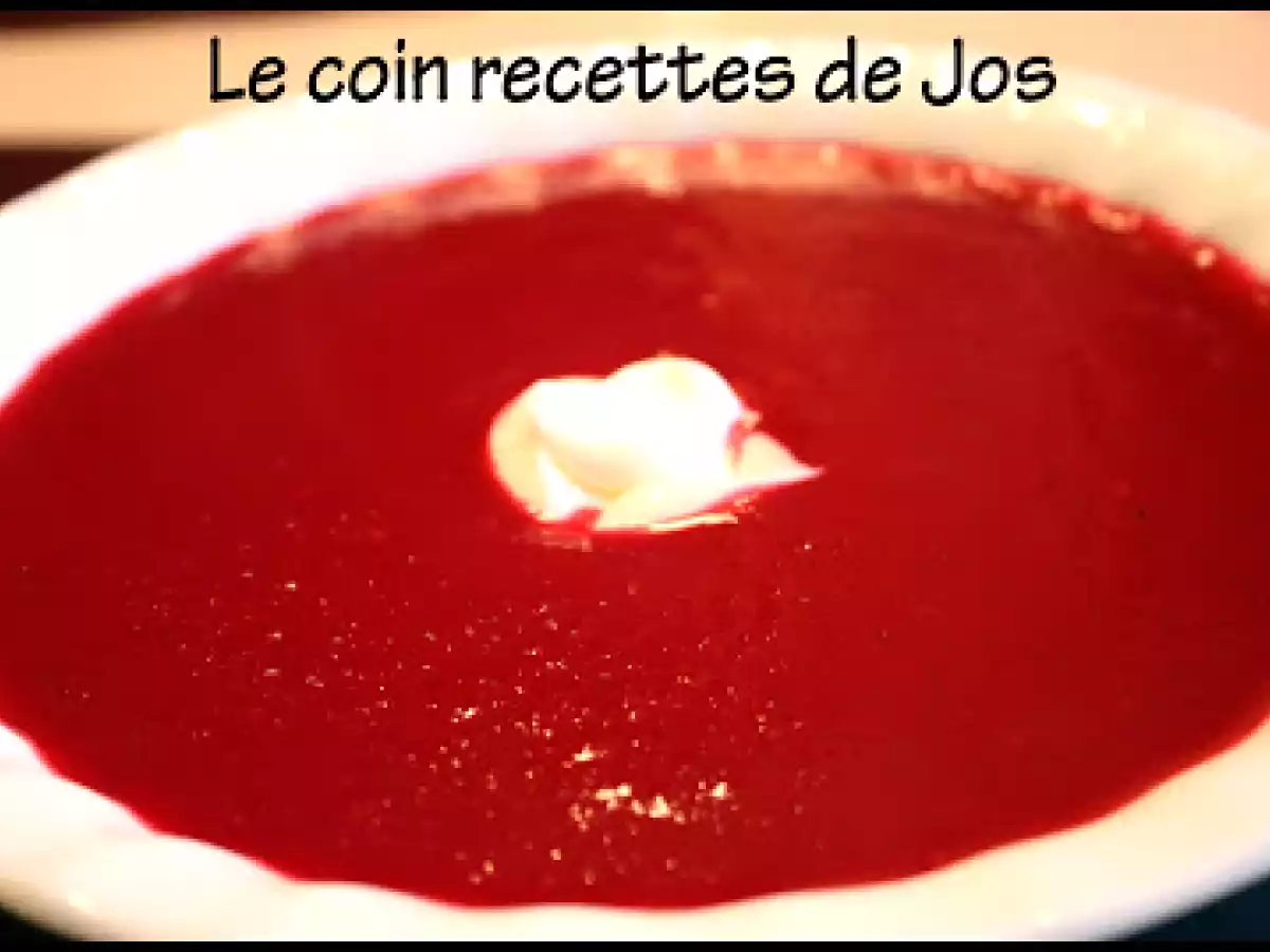 POTAGE DE BETTERAVES À LA CRÈME DE RAIFORT