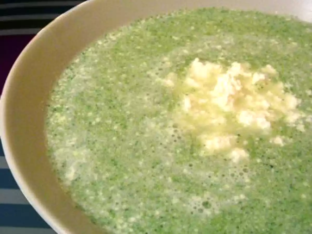 Potage de brocolis, feta et miel.