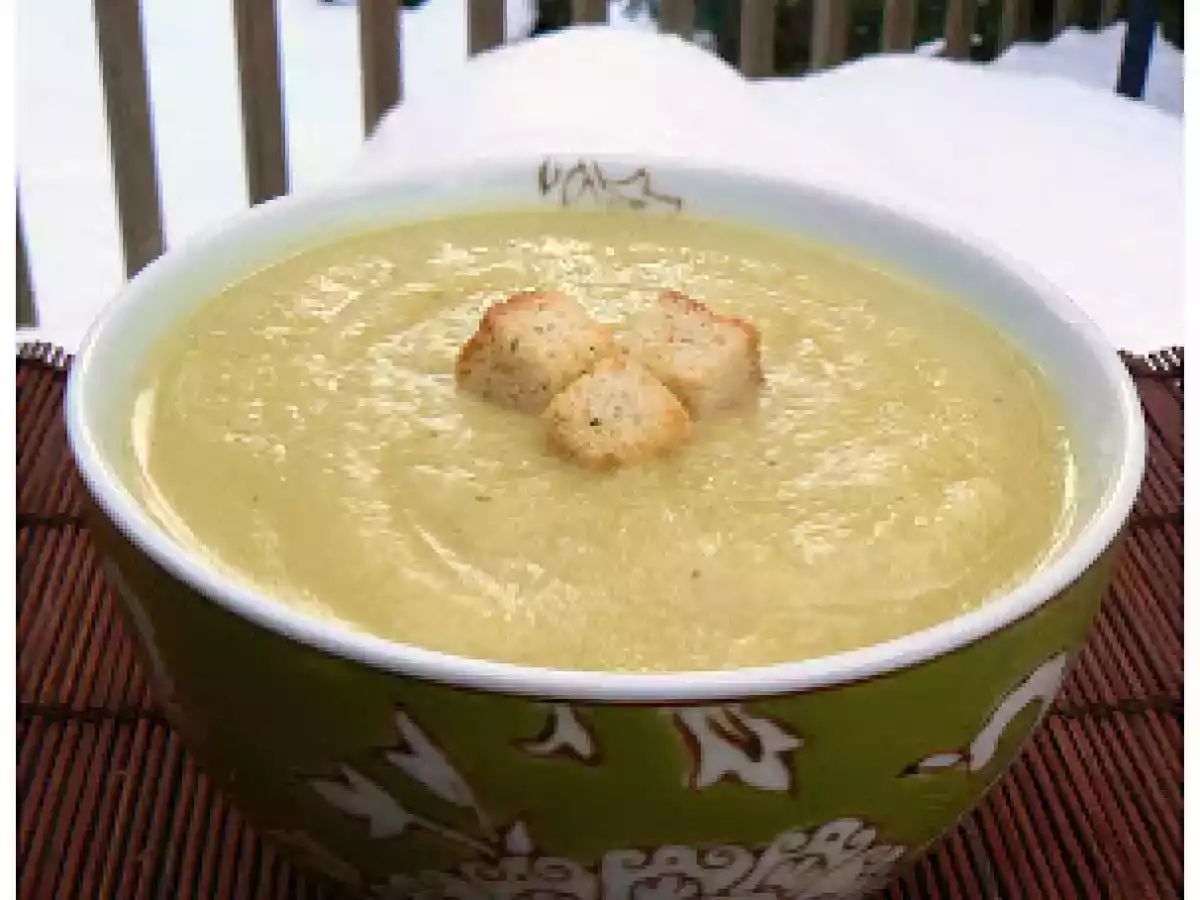 Potage pommes, chou-fleur et cari