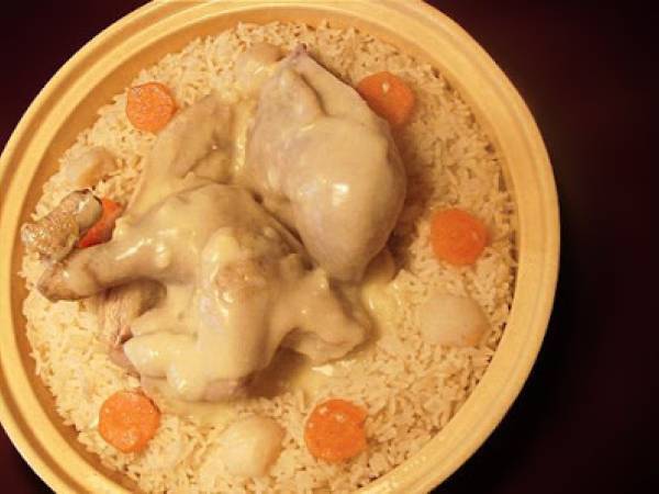 Poule au riz à la sauce Poulette