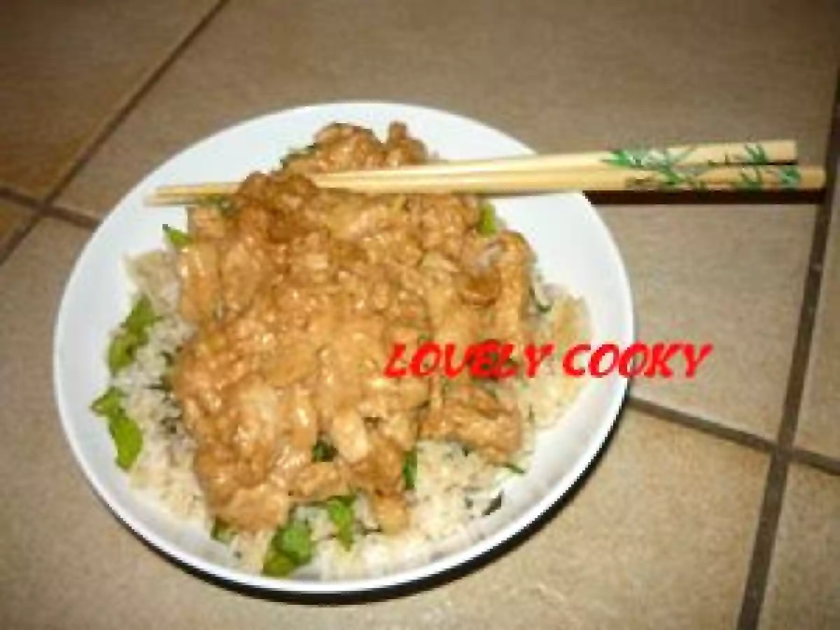 Poulet à la citronnelle et sauce cacahuètes