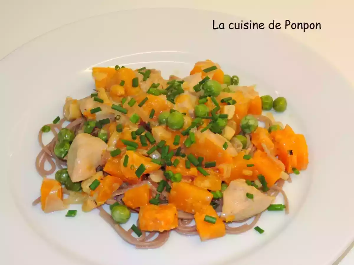 Poulet au butternut, cajou, cajun et pâtes au sarrasin