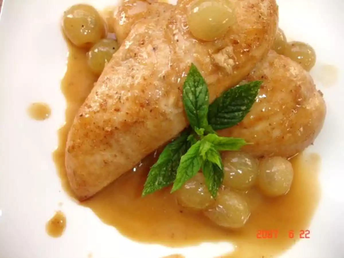Poulet au pineau des charentes et raisins blancs