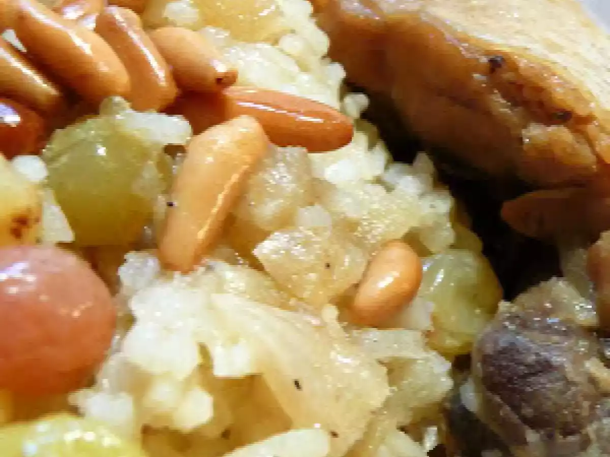 POULET AU RIZ et FRUITS SECS.