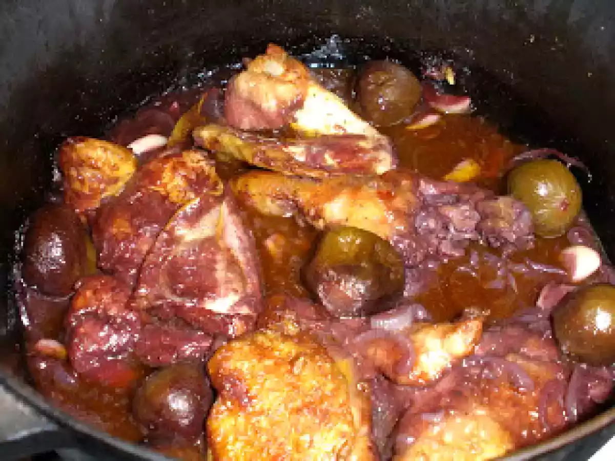 Poulet aux figues et au vin rouge (plat grec)