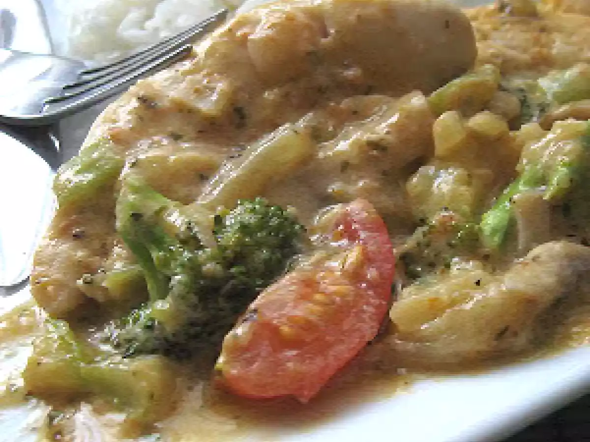 Poulet en sauce béchamel parfumé au pesto de tomates séchées