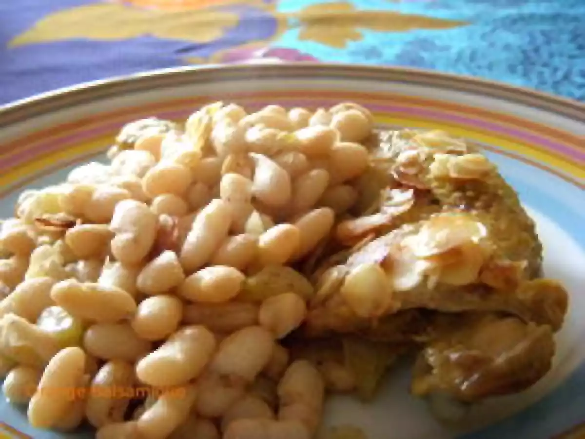 Poulet épicé aux amandes et haricots lingots