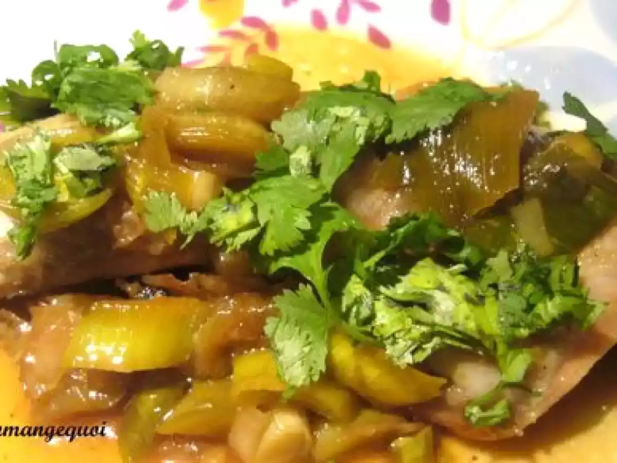 Poulet miel, gingembre, sauce soja et sa fondue de poireaux