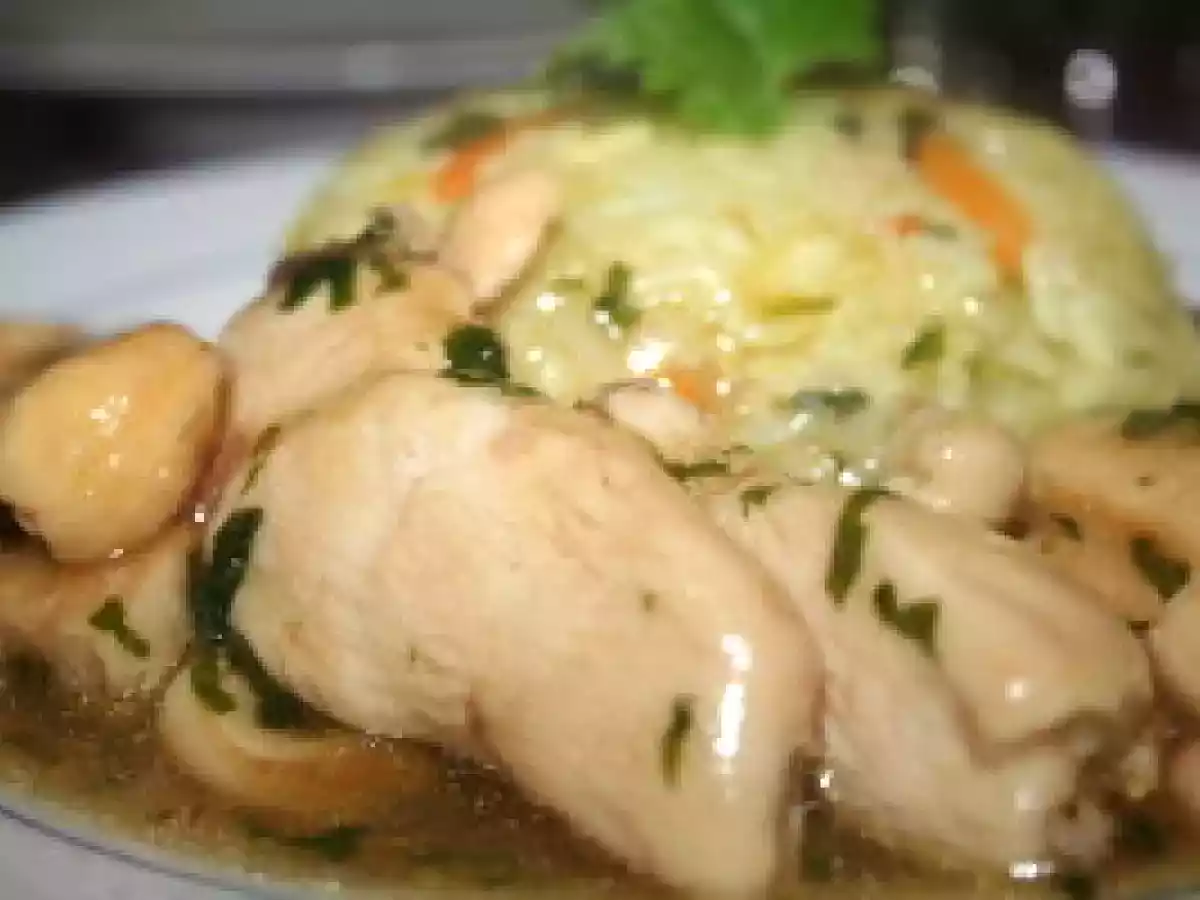 Poulet sauté à la mélisse et aux noix de cajou