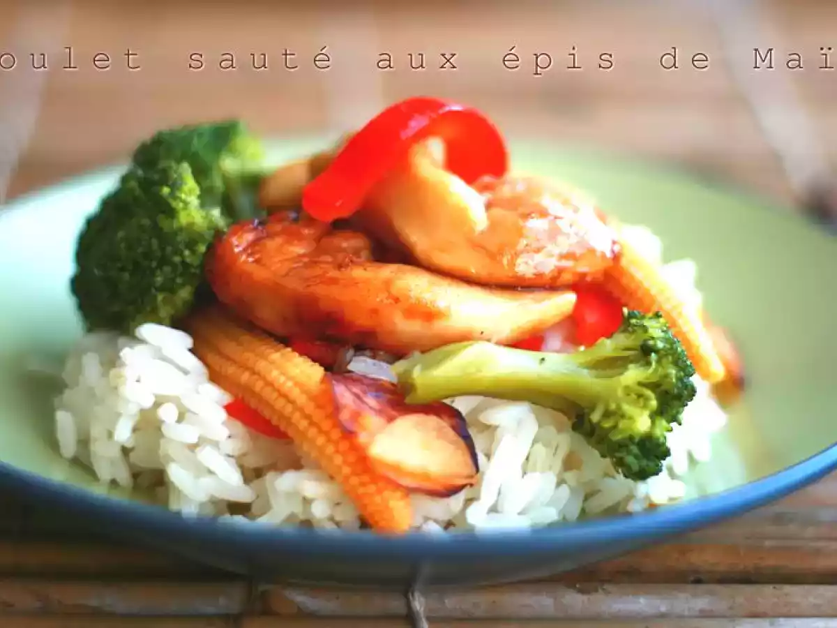 Poulet sauté aux épis de maïs et poivron rouge