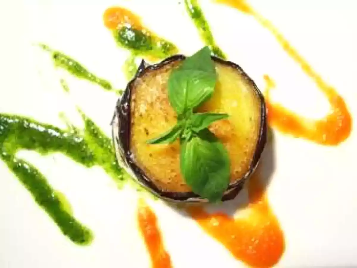 Pressée d'aubergines et ricotta, coulis de basilic et tomate... - photo 3