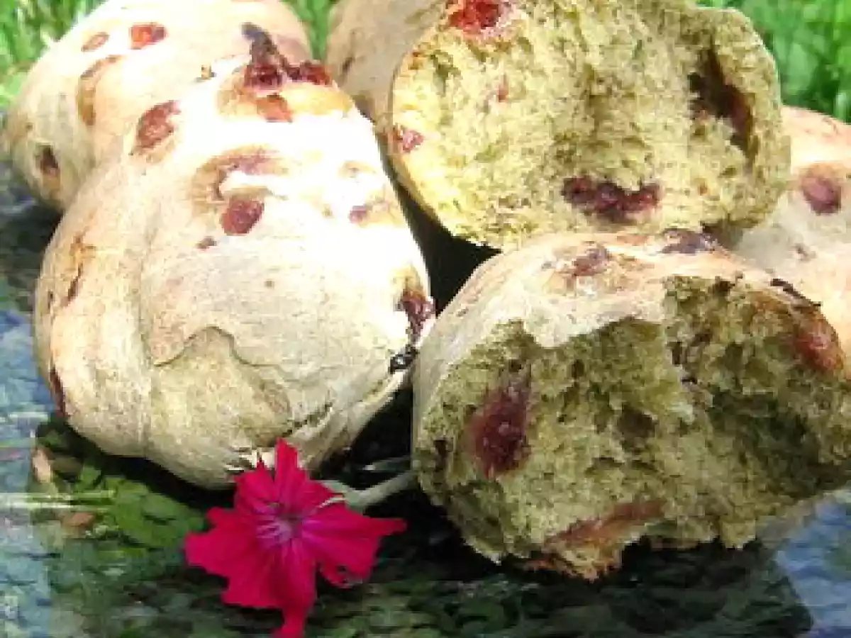 Prix et petits pains au thé matcha et aux canneberges