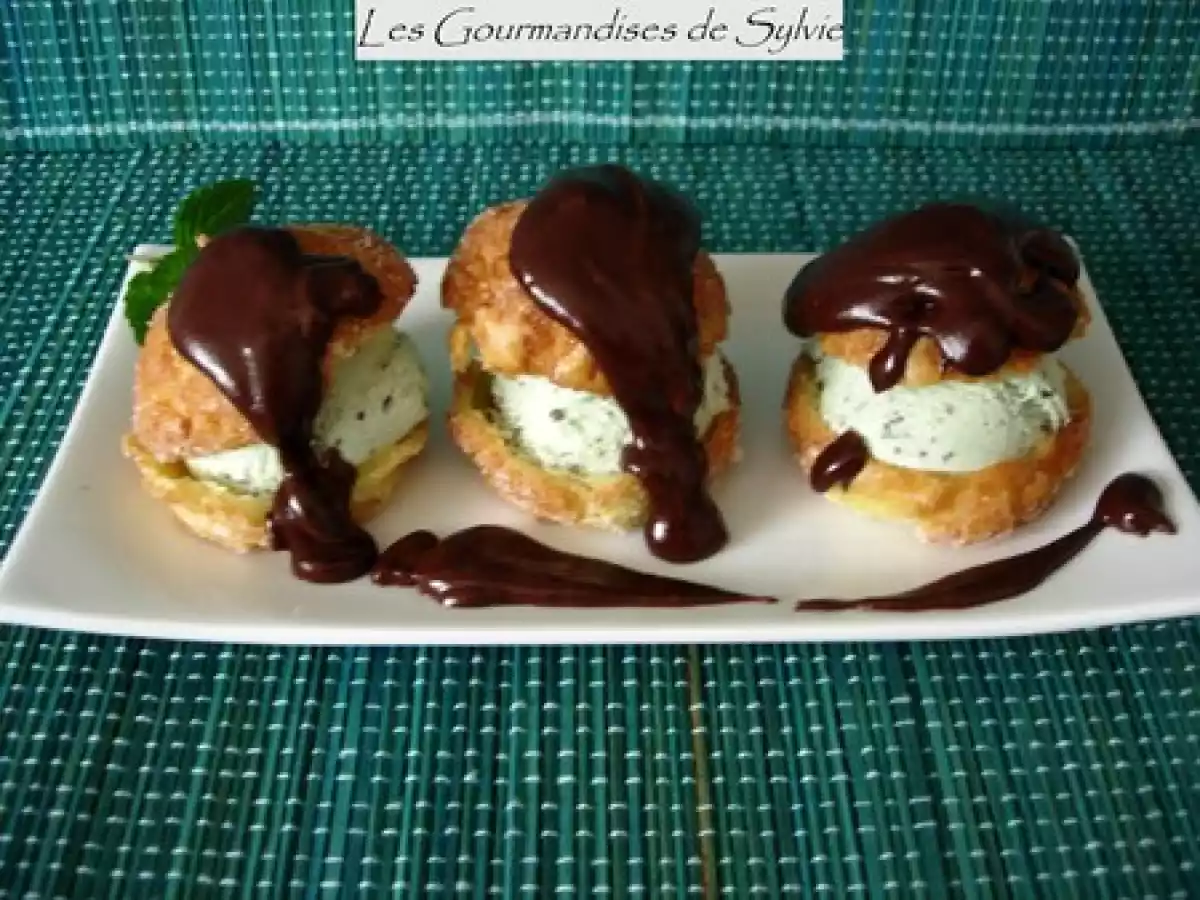 Profiteroles à la Menthe Sauce chocolat