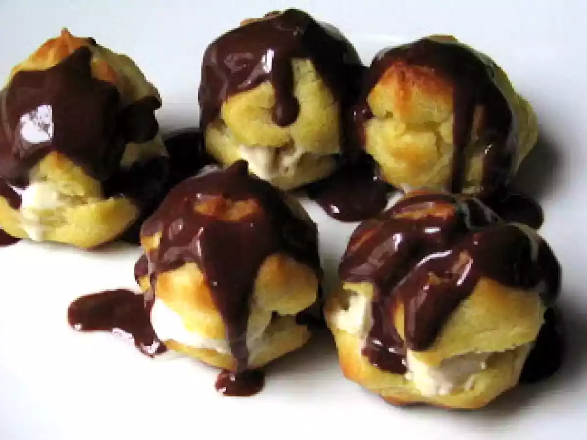 Profiteroles au chocolat!