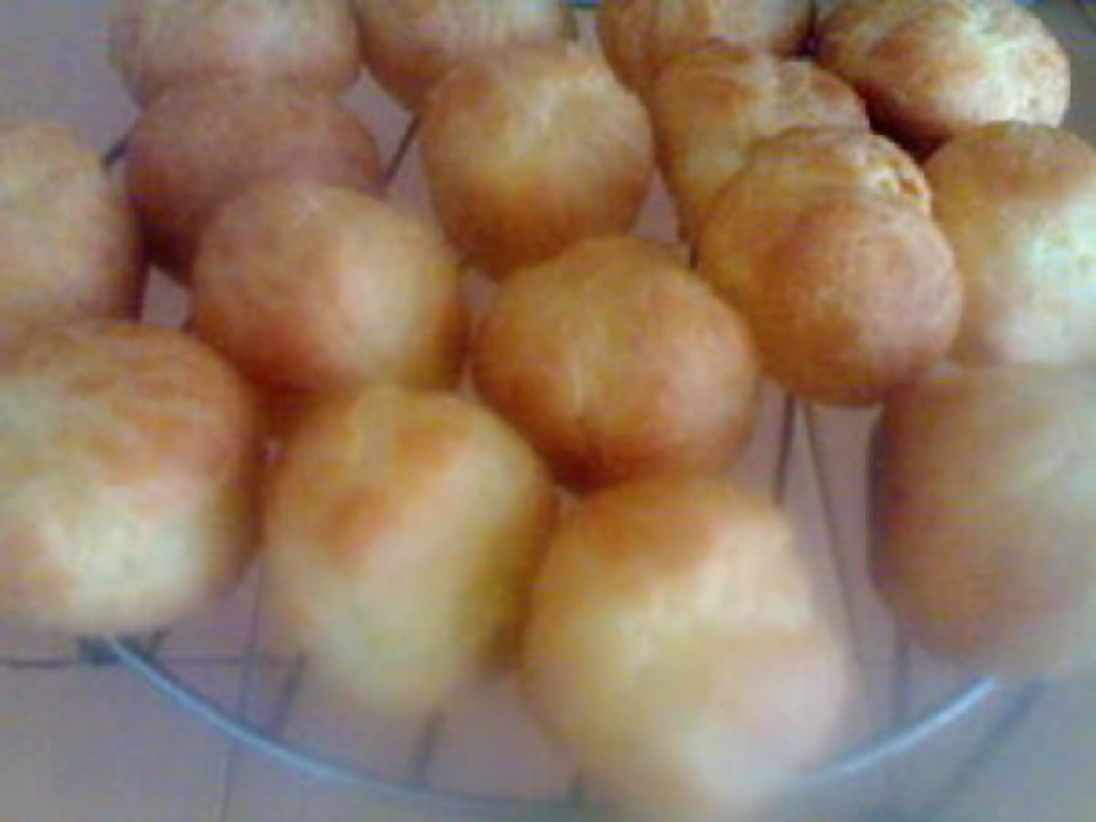 Profiteroles au chocolat, crème au café - photo 2