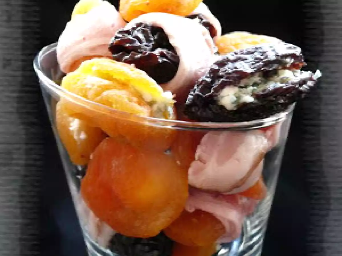 Pruneaux & Abricots au roquefort ou au lard
