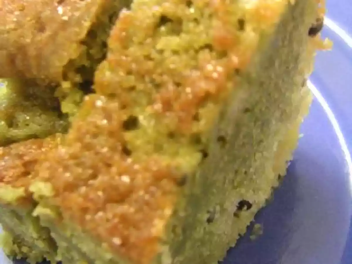 Psychédélique cake - matcha, poire, graines de chanvre.