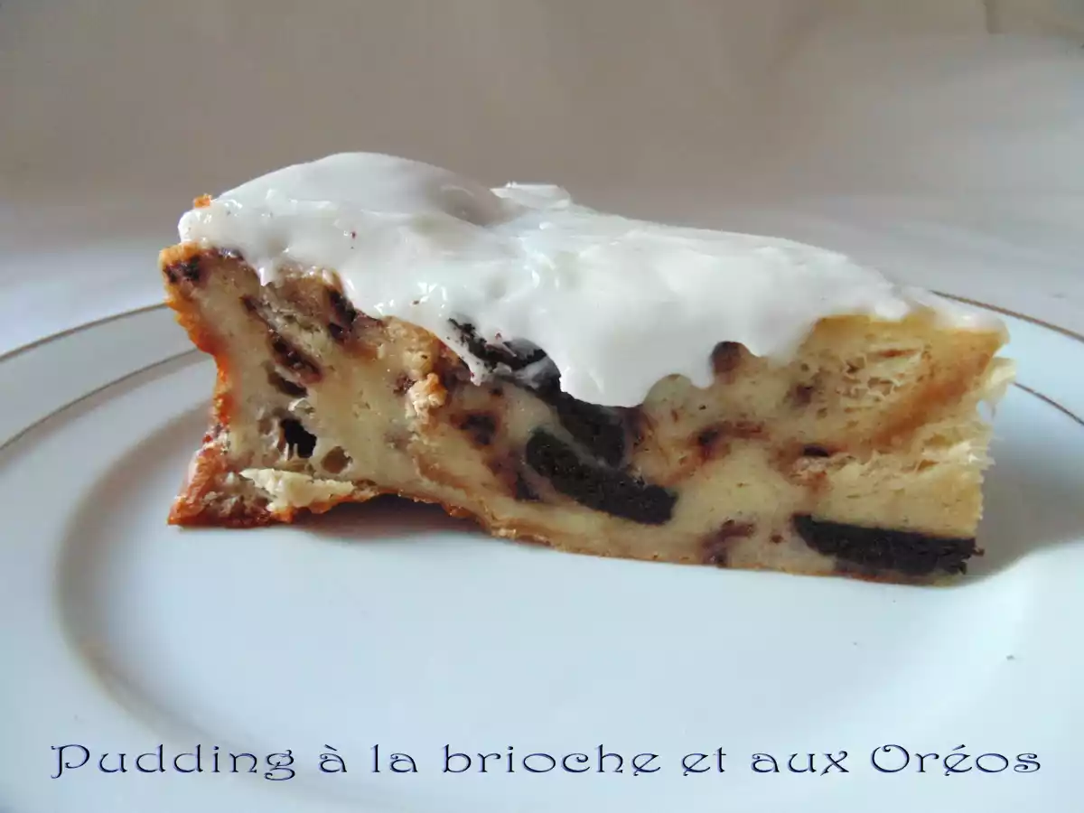 Pudding à la brioche et aux Oréos