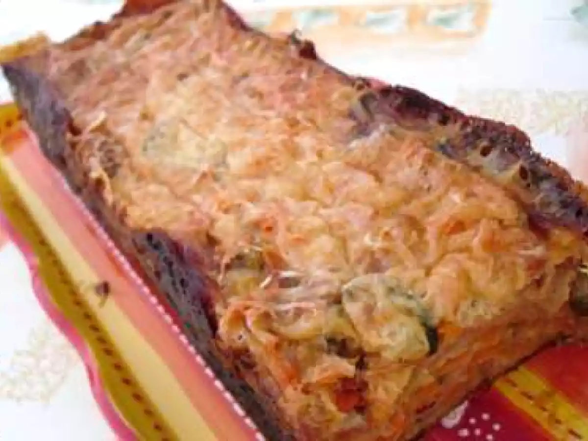 Pudding salé, oignons, courgettes, carottes, coeur de camembert - photo 2