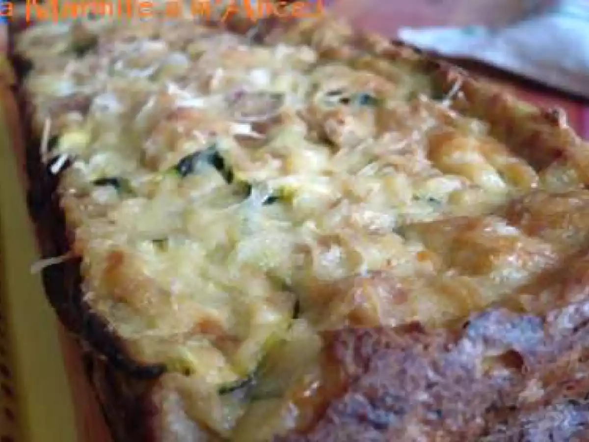 Pudding salé, oignons, courgettes, lardons, coeur de chèvre - photo 2