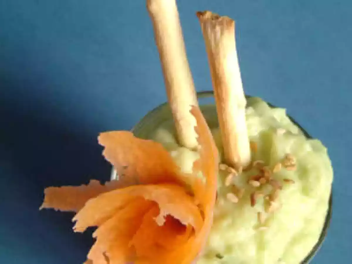 Purée de fèves à la mozarella et au basilic frais