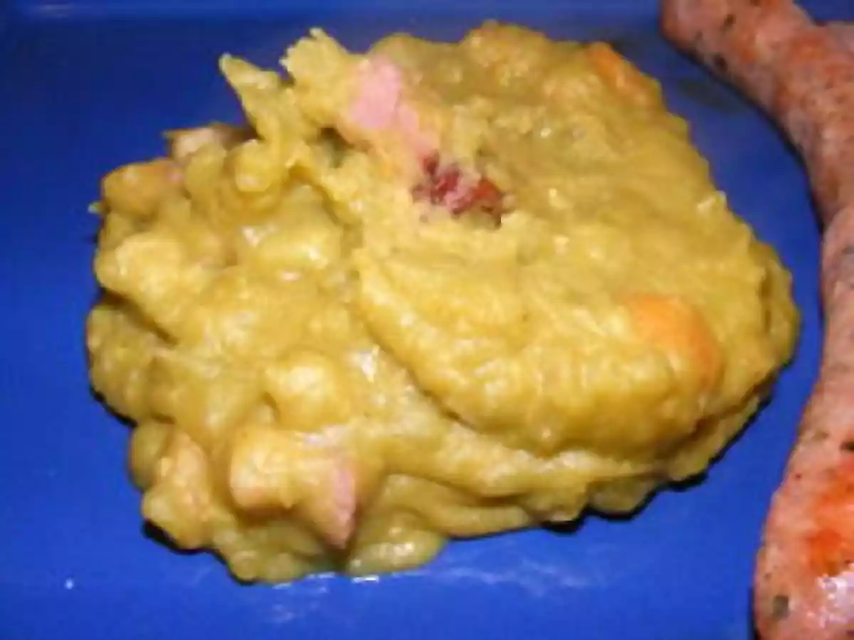 Purée de pois cassés aux lardons fumés