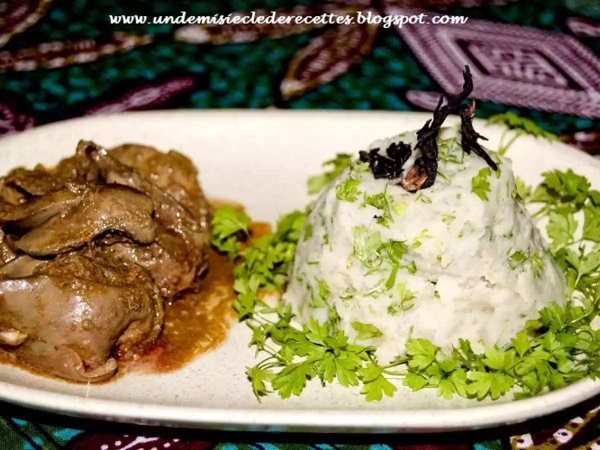 Purée de pommes de terre au bissap et au cerfeuil.