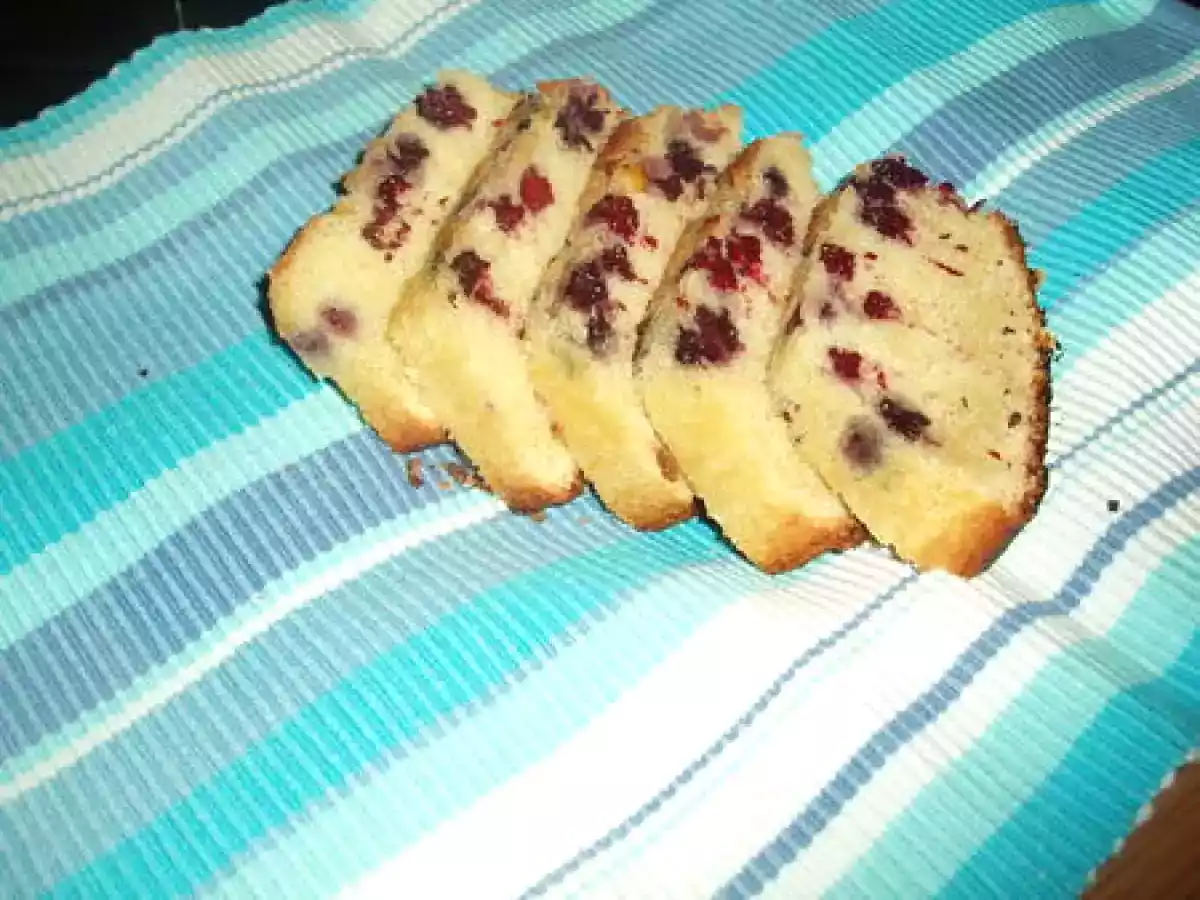 Quatre-quart au beurre salé et aux mûres